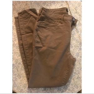 NWOT Taupe high waisted jeggings.